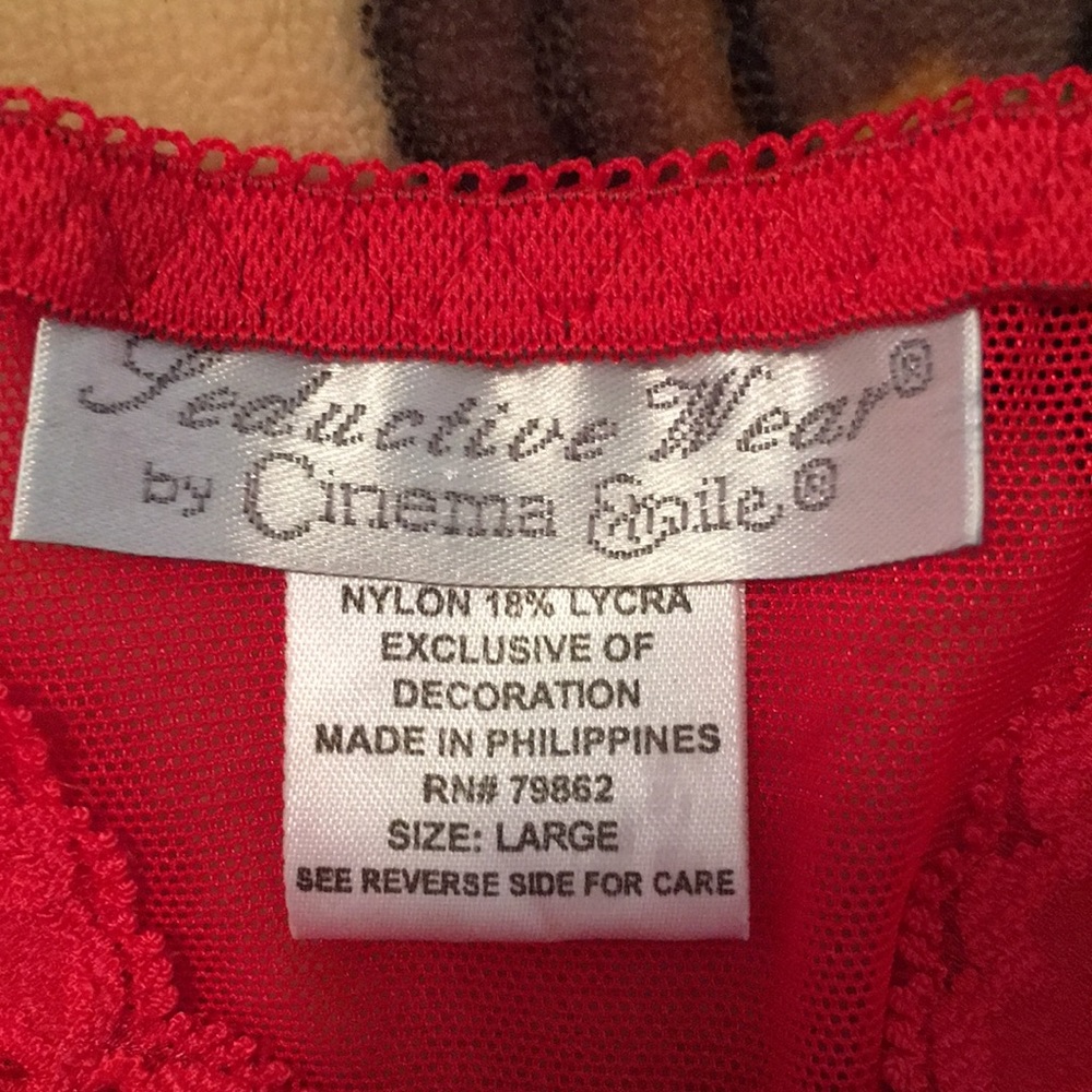 Dazzling red camisole by Cinema Etoile - Picture 3 of 8